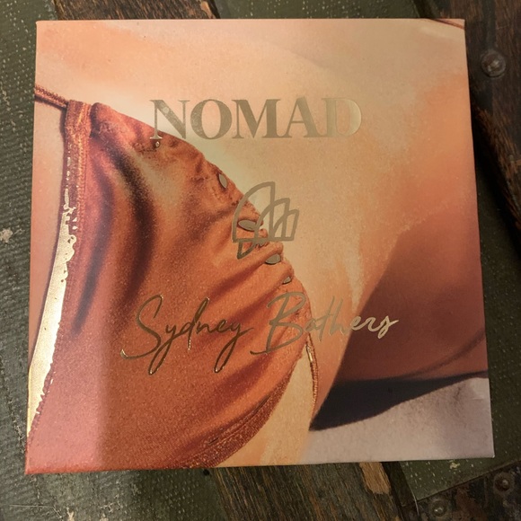 Nomad highlighter palette by Sydney Bathers - Picture 4 of 4
